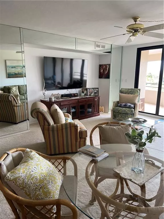 Fort Myers, FL 33919,5260 S Landings DR #405