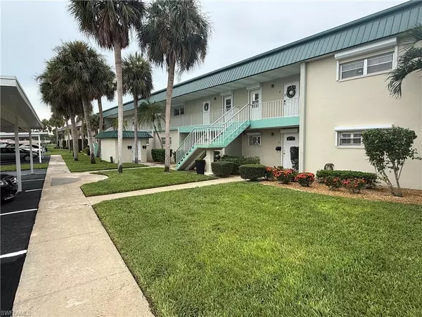 North Fort Myers, FL 33903,1707 Golf Club DR #3