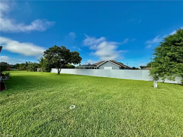 Lehigh Acres, FL 33936,210 Plainfield ST