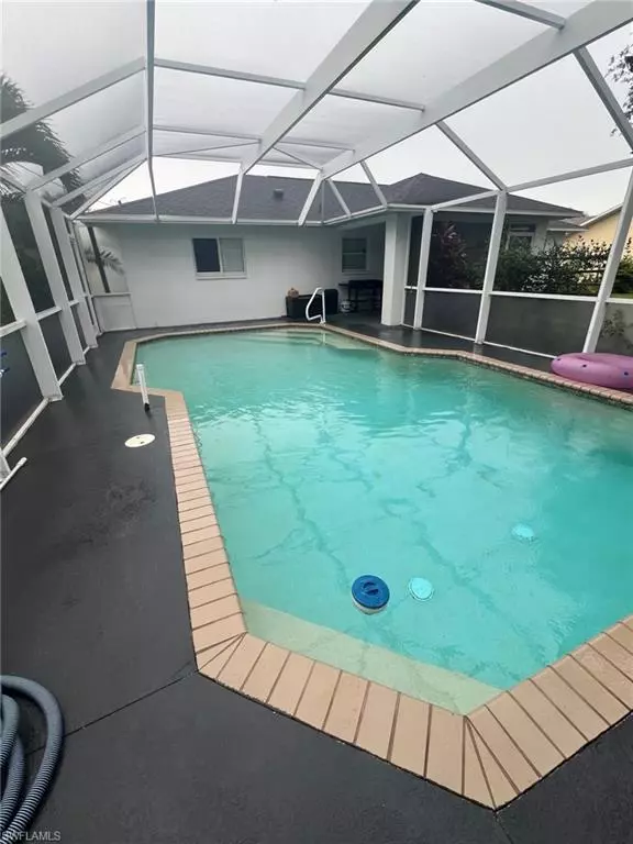 422 SE 19th ST, Cape Coral, FL 33990