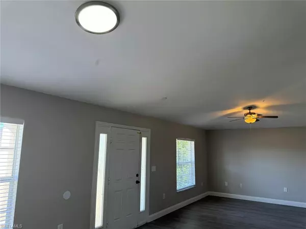 Lehigh Acres, FL 33976,3102 27th ST SW