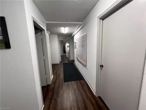 Fort Myers, FL 33966,12155 Metro PKWY #4