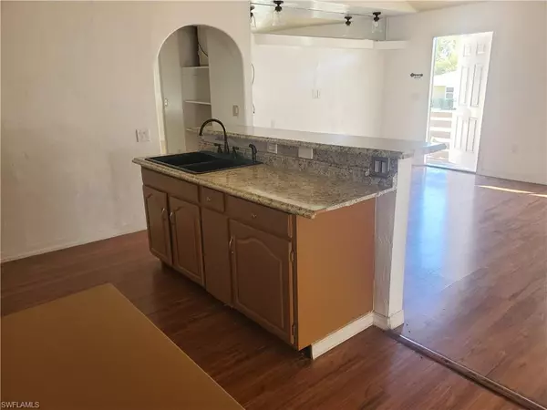 North Fort Myers, FL 33903,446 San Bernardino ST
