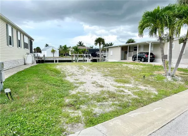 Fort Myers Beach, FL 33931,11600 Dogwood LN