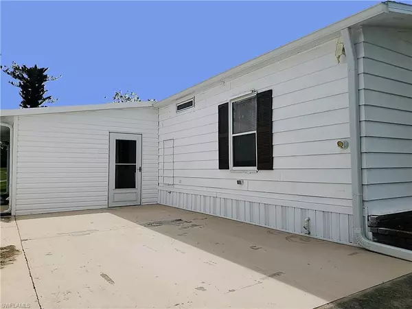 North Fort Myers, FL 33903,19400 Pony LN