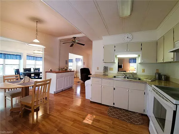 North Fort Myers, FL 33903,19400 Pony LN