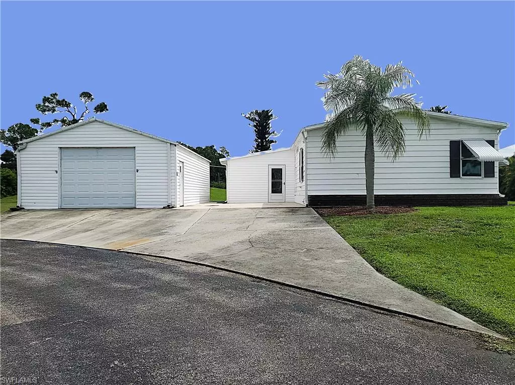 North Fort Myers, FL 33903,19400 Pony LN