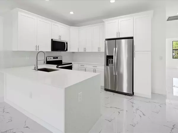 Lehigh Acres, FL 33973,5210 28th ST SW