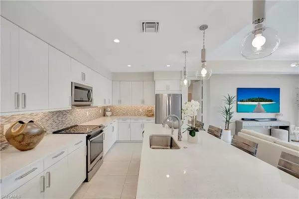 Naples, FL 34102,1111 Central AVE #211