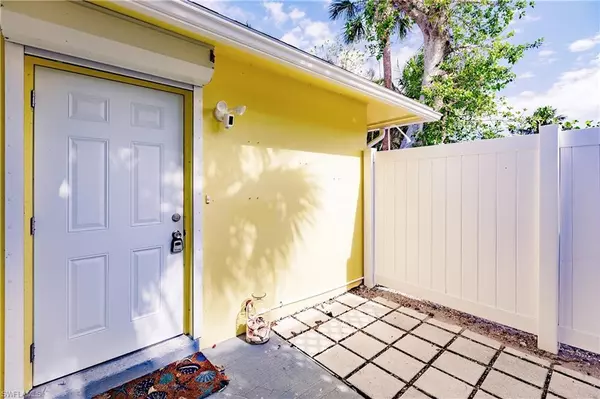 Sanibel, FL 33957,1942 Roseate LN