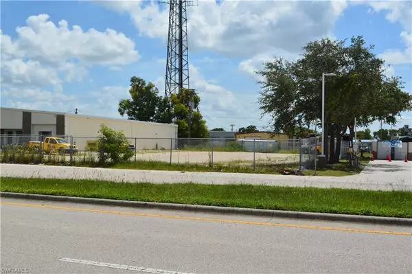Cape Coral, FL 33990,929 Country Club BLVD