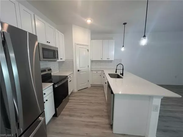 Cape Coral, FL 33990,318 SE 16th PL