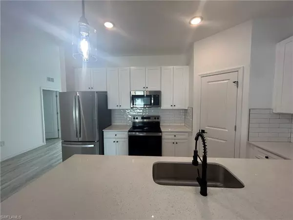 Cape Coral, FL 33990,318 SE 16th PL