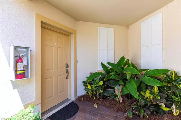 Fort Myers, FL 33905,3070 Meandering WAY #201