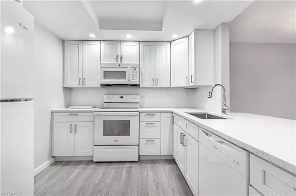 Fort Myers, FL 33907,6102 Augusta DR #315