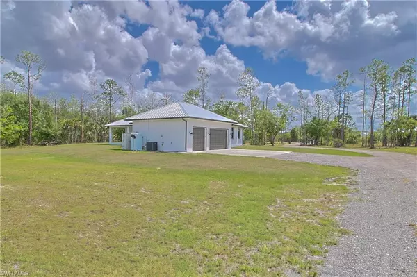 Alva, FL 33920,19401 Witts End