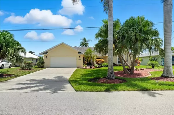 5317 SW 9th PL, Cape Coral, FL 33914