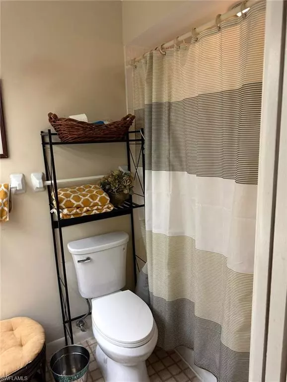 Fort Myers, FL 33907,122 Pinebrook DR