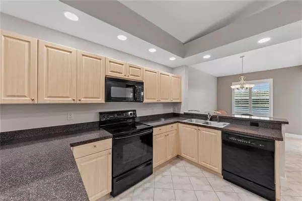 Fort Myers, FL 33912,13930 Eagle Ridge Lakes DR #201