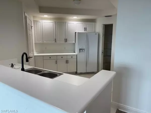 Fort Myers, FL 33916,2743 1st ST #2001