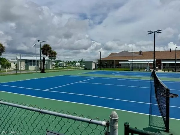 Fort Myers, FL 33908,19681 Summerlin Rd #398