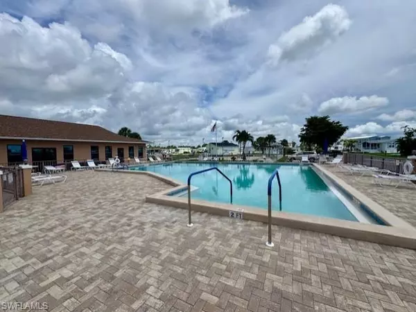 Fort Myers, FL 33908,19681 Summerlin Rd #398