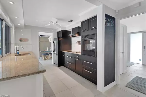 Cape Coral, FL 33914,5851 SW 1st CT