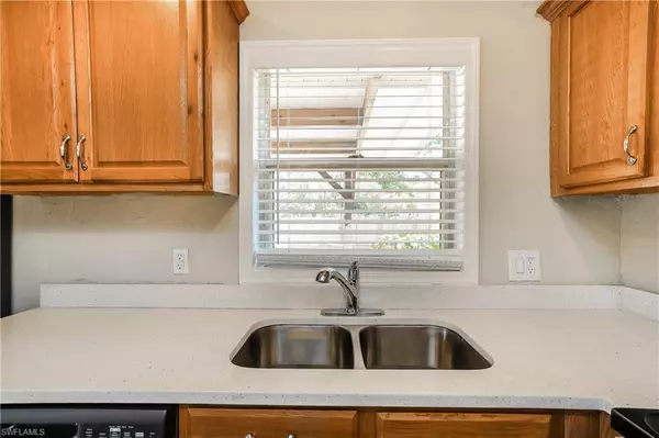 Fort Myers, FL 33967,9083 Henry RD