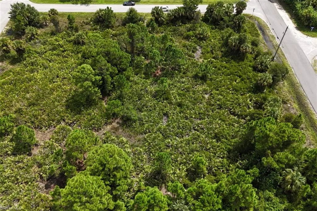Lehigh Acres, FL 33971,3204 51st ST W