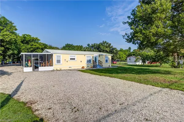 Clewiston, FL 33440,803 Allen RD