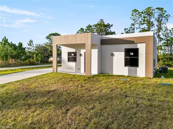 Lehigh Acres, FL 33974,935 Panda DR