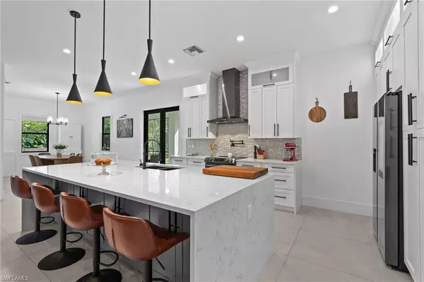 Naples, FL 34120,106 18th AVE NE