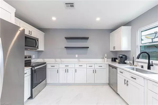 Naples, FL 34108,758 105th AVE N