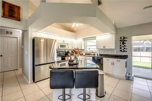 Cape Coral, FL 33991,702 SW 11th AVE