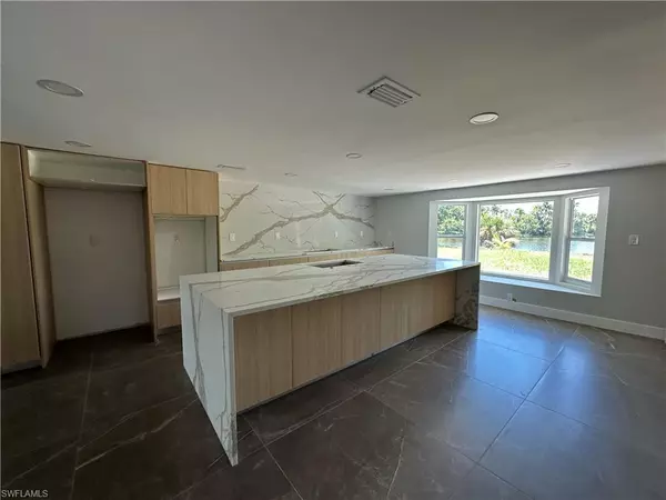 Sanibel, FL 33957,3784 Coquina DR