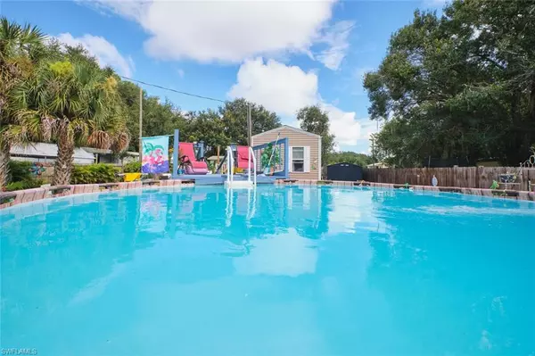 Moore Haven, FL 33471,1106 Charles ST