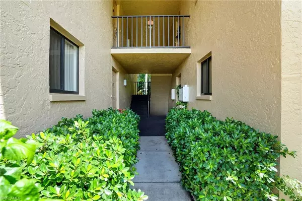 Fort Myers, FL 33907,7116 Lakeridge CT #103