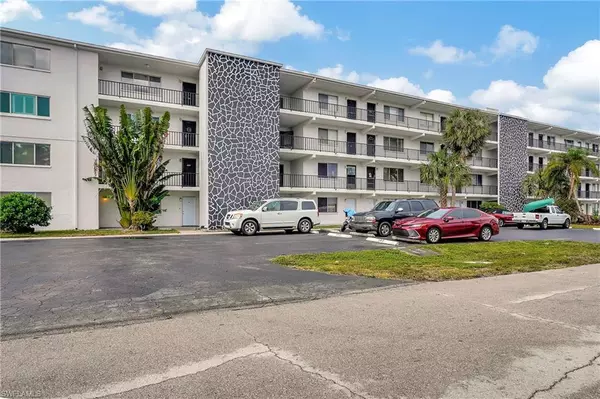 Cape Coral, FL 33904,4906 Victoria DR #209