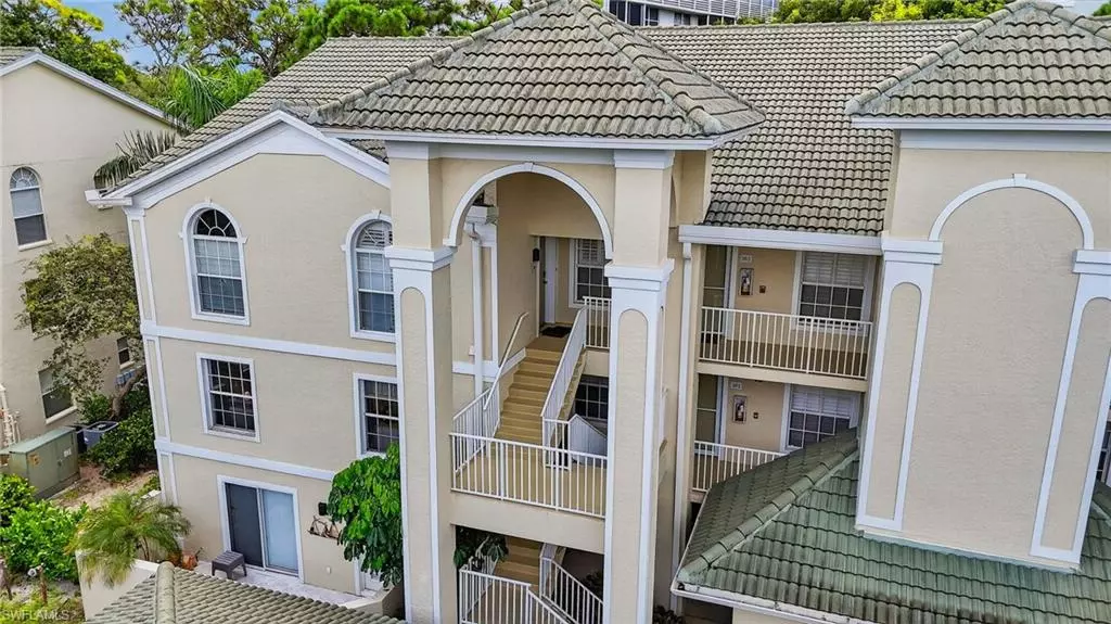 15405 Cedarwood LN #201, Naples, FL 34110