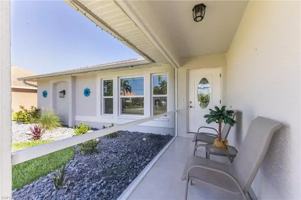Cape Coral, FL 33990,317 SE 24th ST