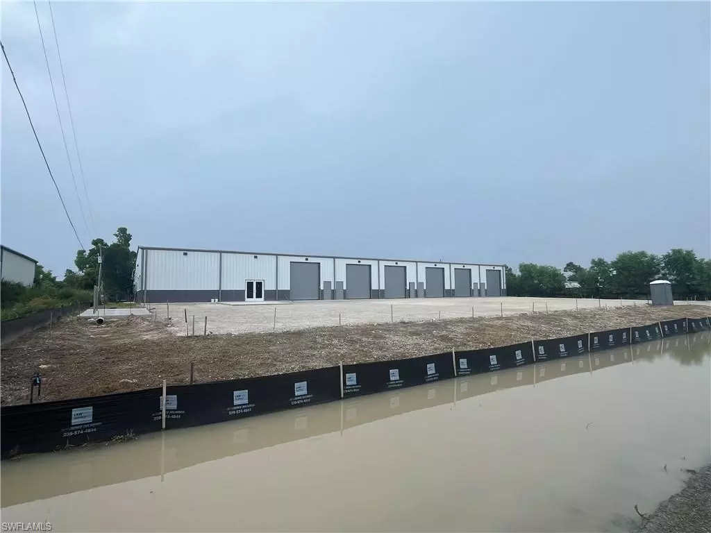 Other, FL 33956,10081 Betsy PKWY