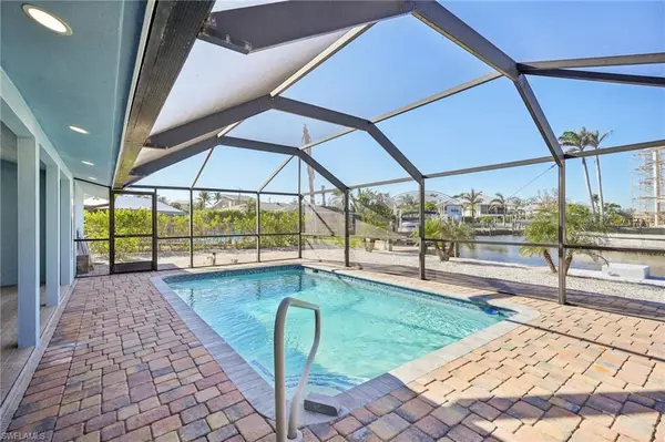 Fort Myers Beach, FL 33931,301 Seminole WAY
