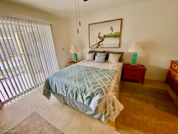 Fort Myers Beach, FL 33931,4521 Bay Beach LN #324