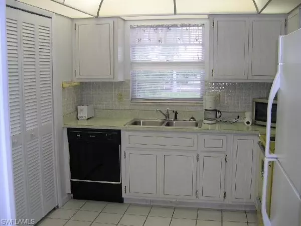 Cape Coral, FL 33904,1714 Bikini CT #204