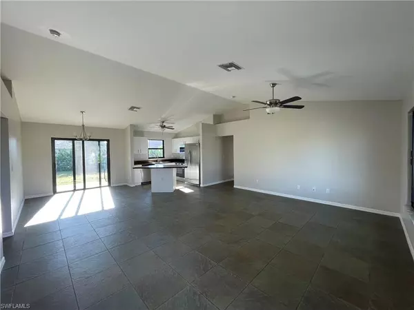 Cape Coral, FL 33990,903 SE 5th PL