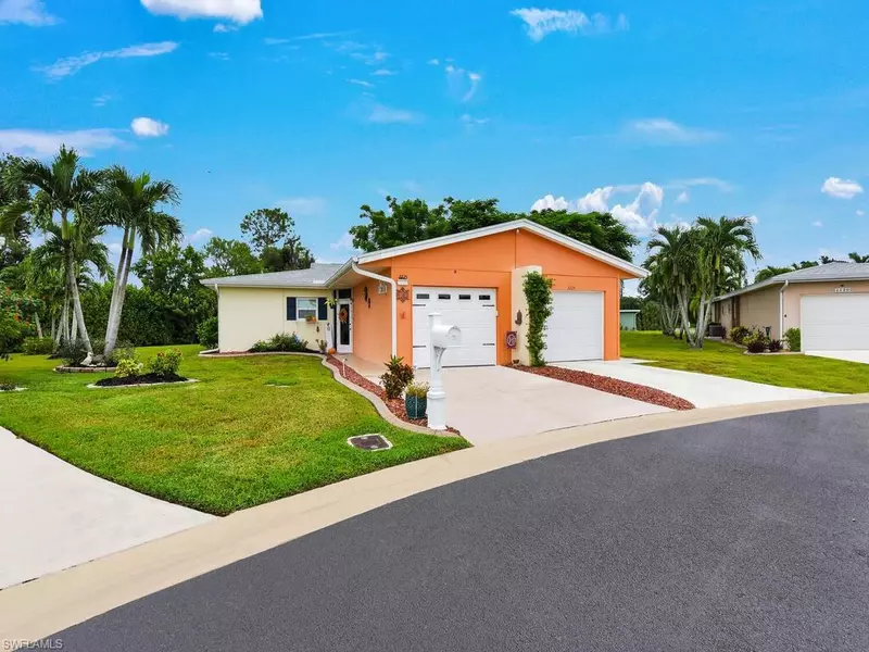 2225 Caracas CT, Fort Myers, FL 33907