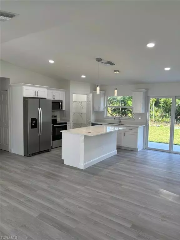 Lehigh Acres, FL 33971,3308 49th ST W