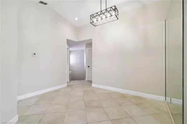 Naples, FL 34109,3770 Fieldstone BLVD #108