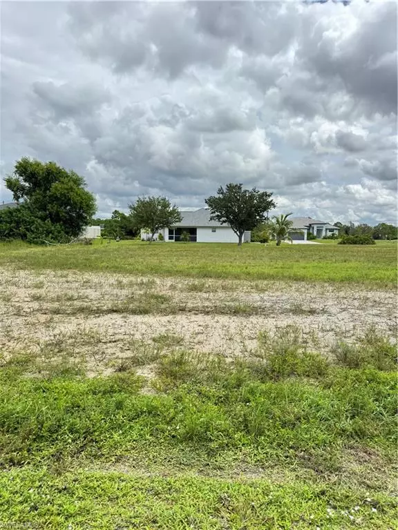 2751 NW 41st PL, Cape Coral, FL 33993