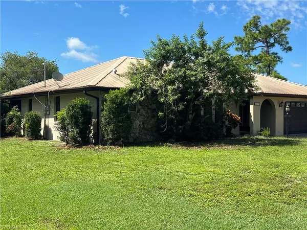 Lehigh Acres, FL 33936,2408 Bay PLZ